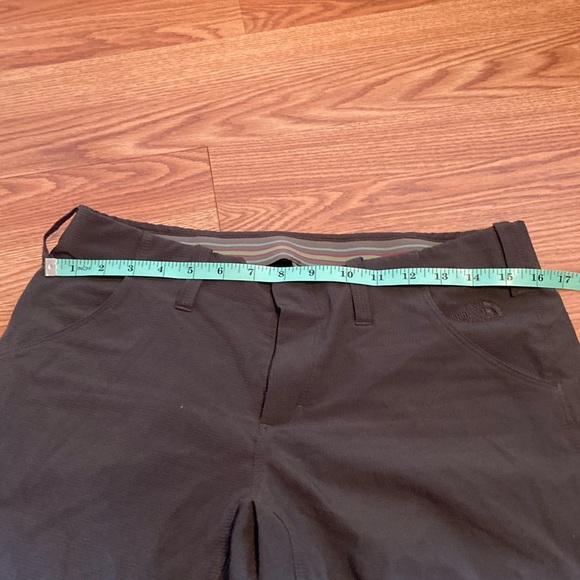 North Face. Capris - Picture 7 of 10